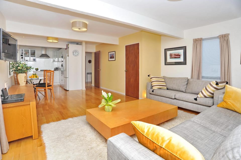 Kitchen or kitchenette, Living room, Photo of the whole room, Dining area