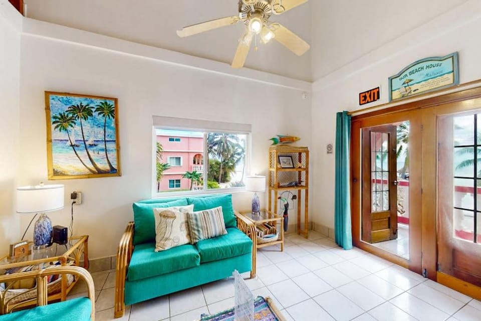 Palm @ Caribe Island House in Belize District