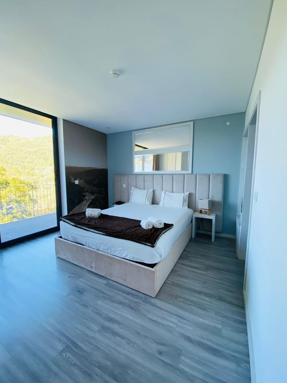 Bed, Photo of the whole room