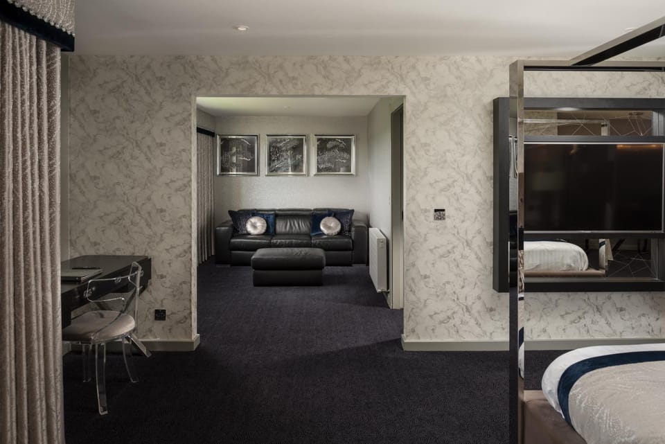 Living room, Bedroom