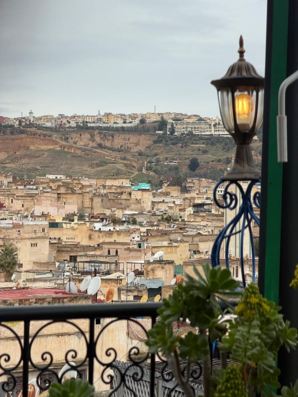 Neighbourhood, Balcony/Terrace, City view, Mountain view