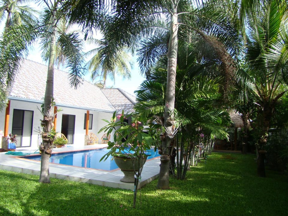 Garden, Swimming pool