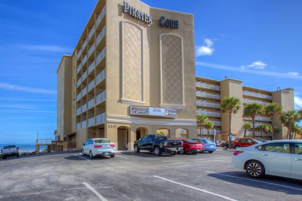 Pirates Cove Condo Unit #209 House in Daytona Beach Shores