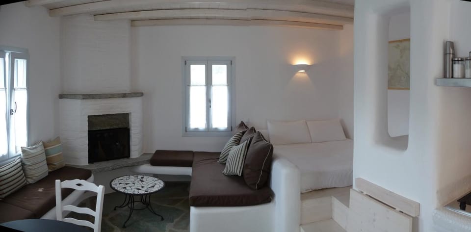 Red Tractor Farm Farm Stay in Kea-Kythnos