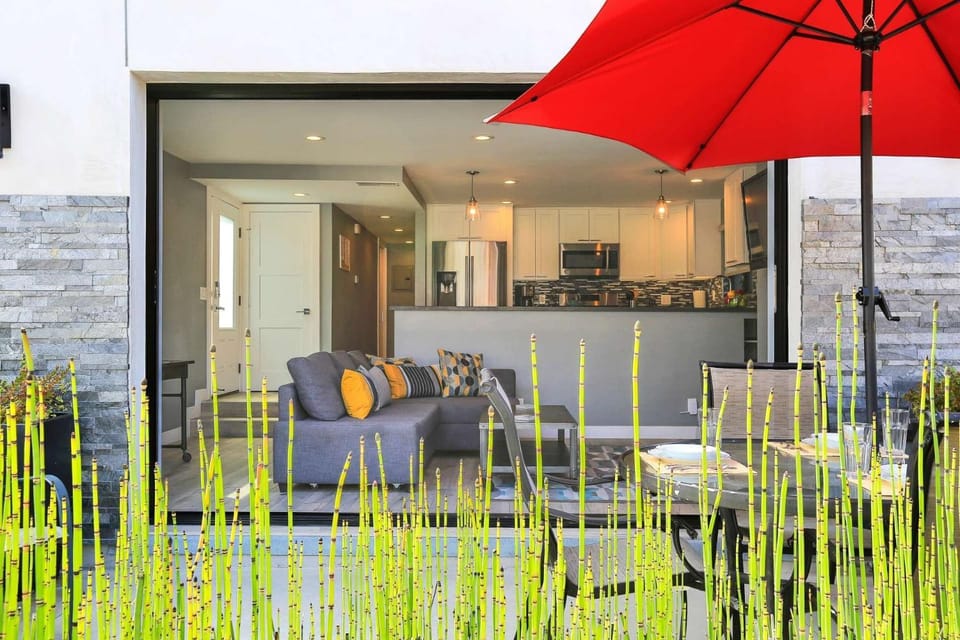 308 35th Street, Unit A (Lower) House in Balboa Peninsula