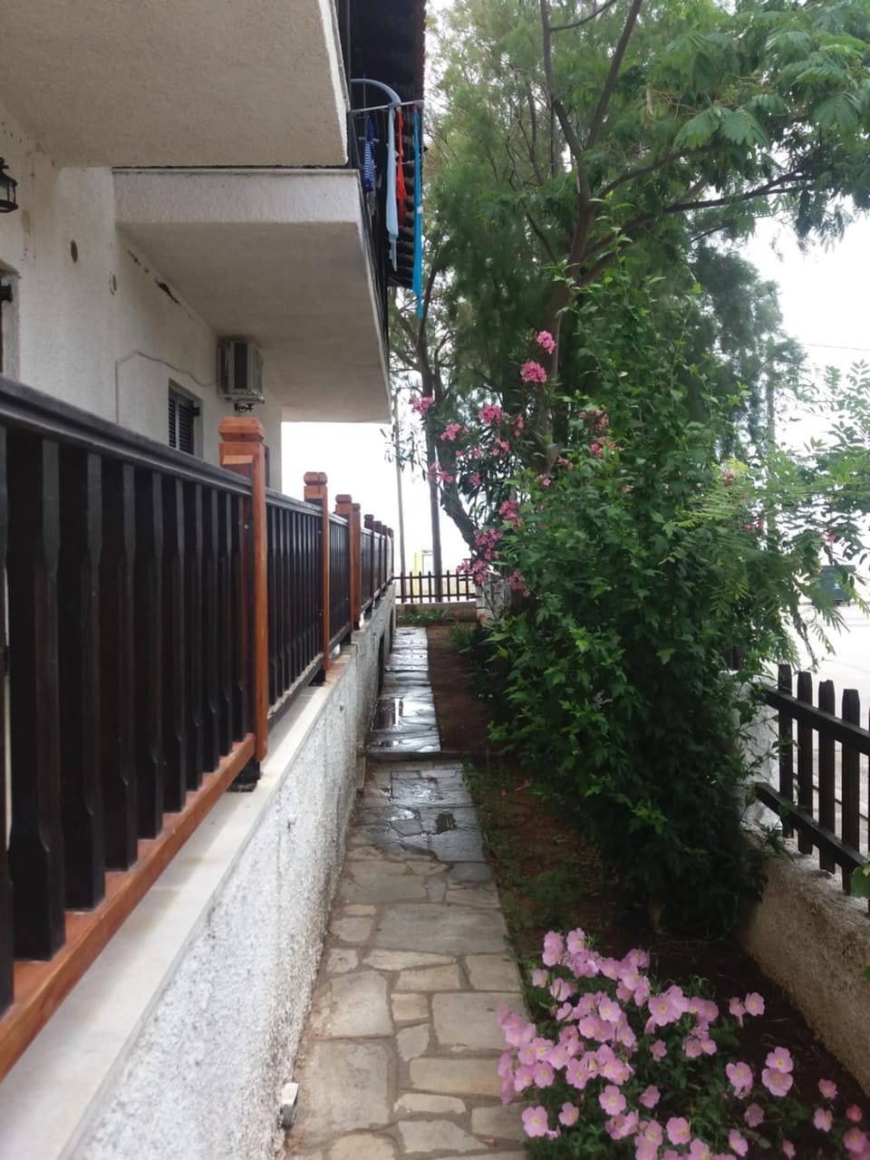 Garden view, Street view
