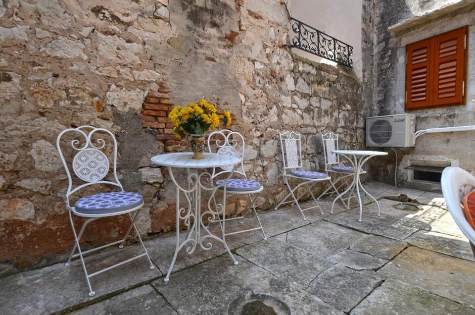 Patio, Balcony/Terrace