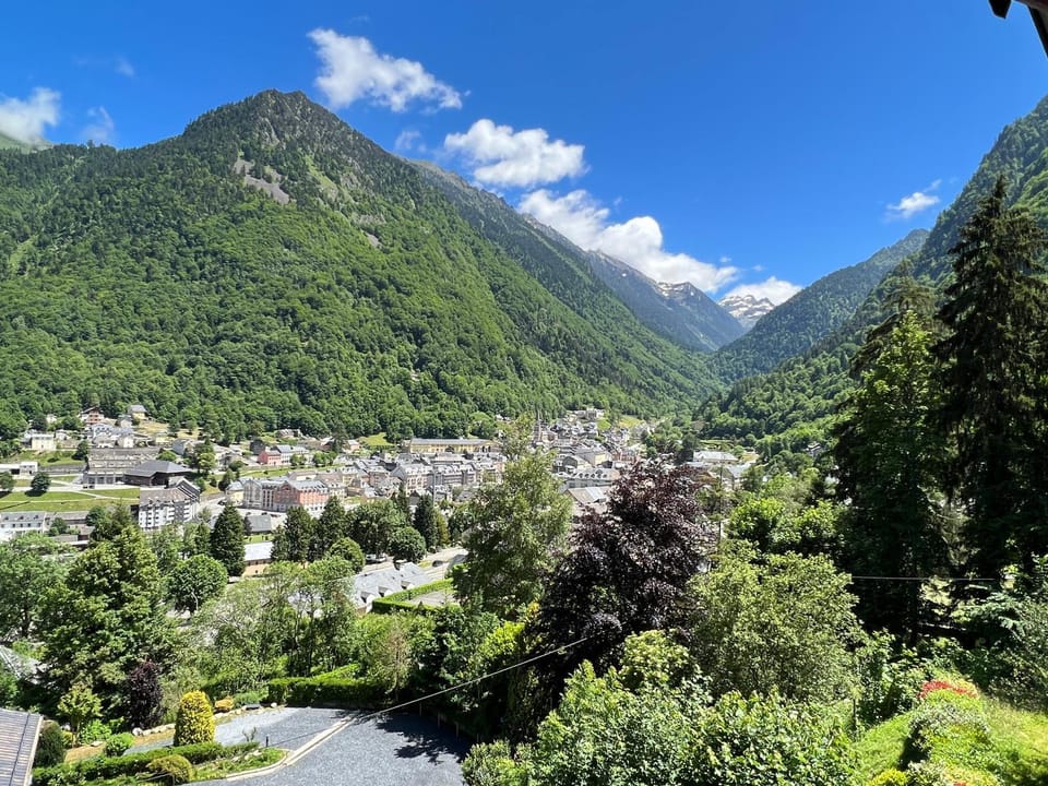 Sur les hauteurs de Cauterets, 2 chambres 5 pers Apartment in Cauterets