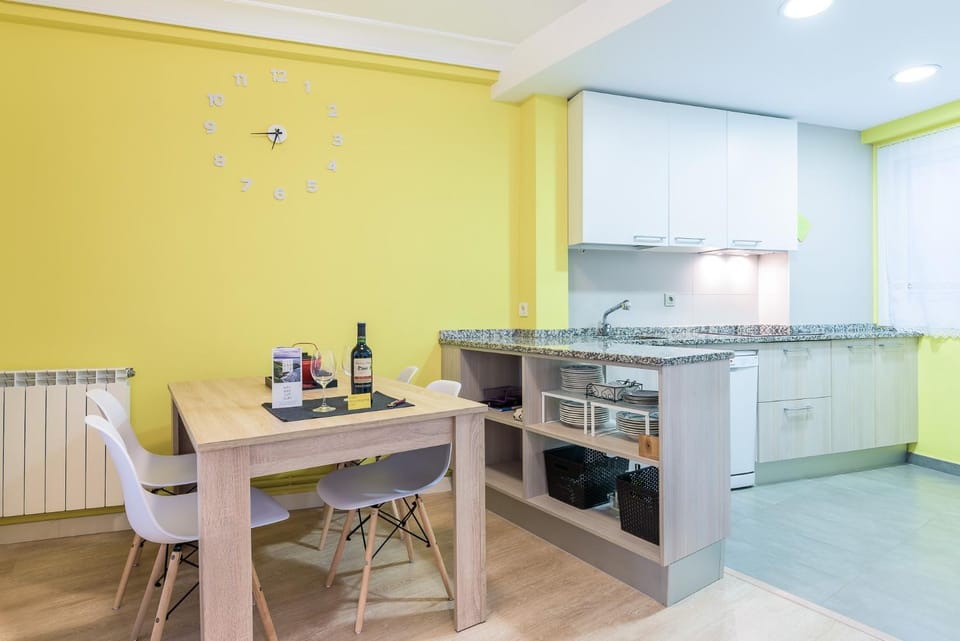 Zurriola - Beachside Comfort Apartment in San Sebastian