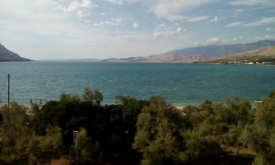Beach, Location