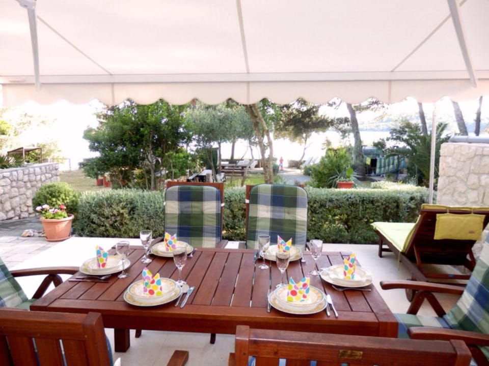 Garden, Seating area, Garden view