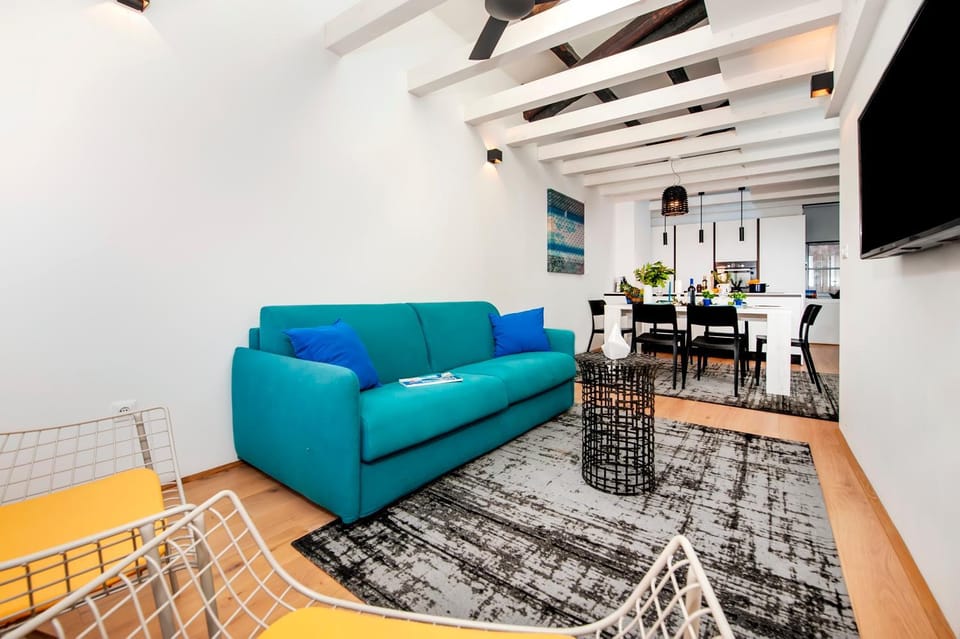 TV and multimedia, Living room, Seating area