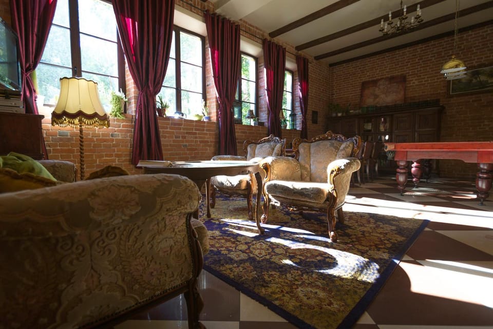 Communal lounge/ TV room