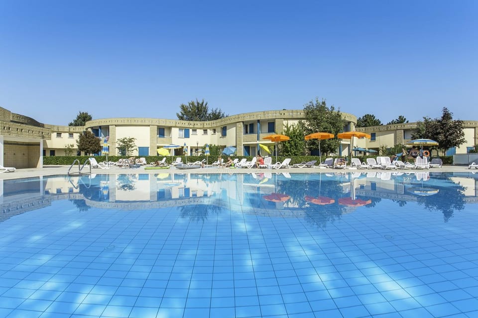 Property building, Swimming pool