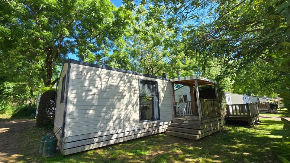 Camping les Mancellieres Campground/ 
RV Resort in Pays de la Loire