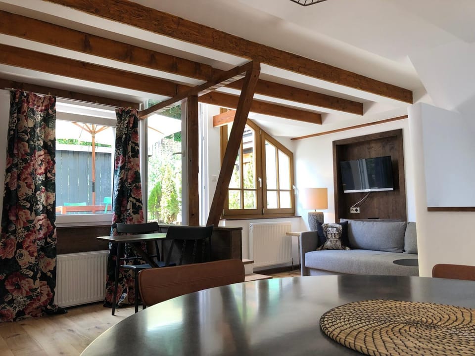 Living room, Seating area, Dining area