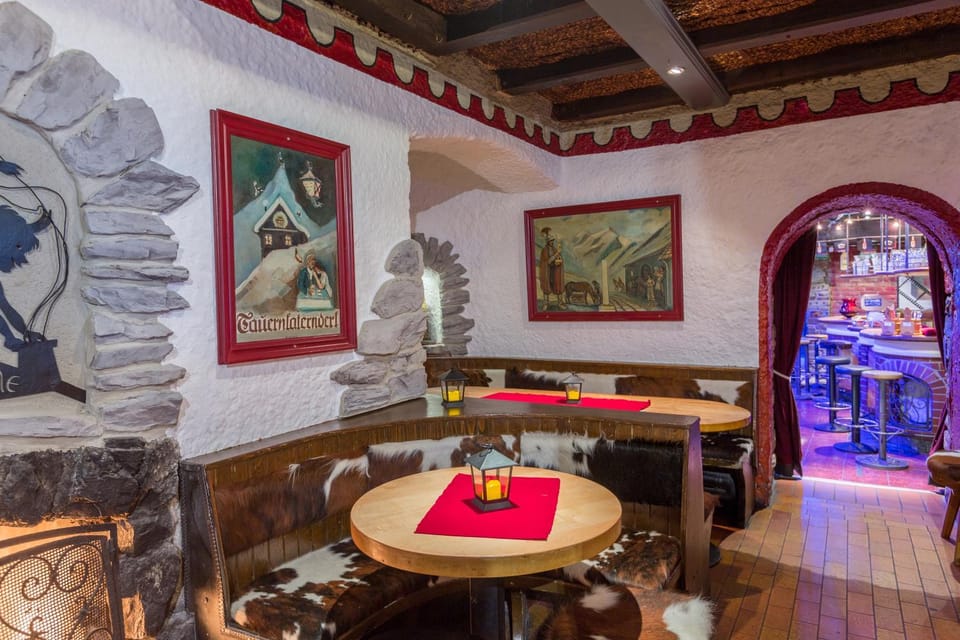 Lounge or bar