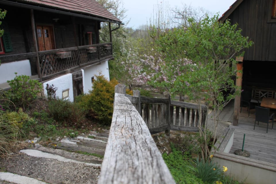 Weingut-Gästezimmer Pongratz Farm Stay in Styria