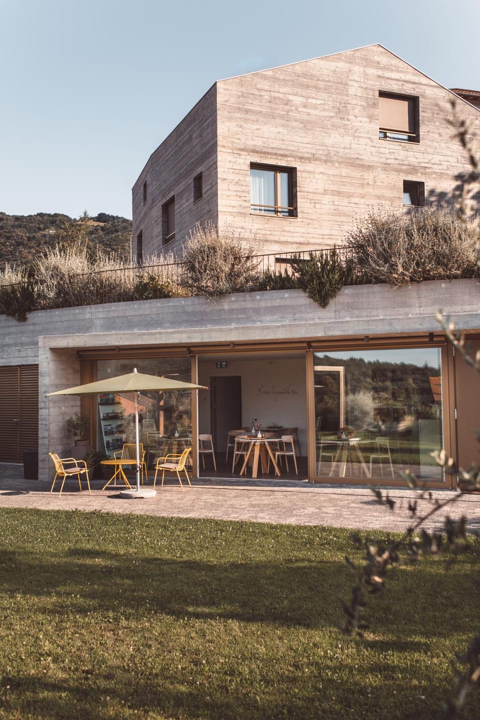 Property building, Breakfast