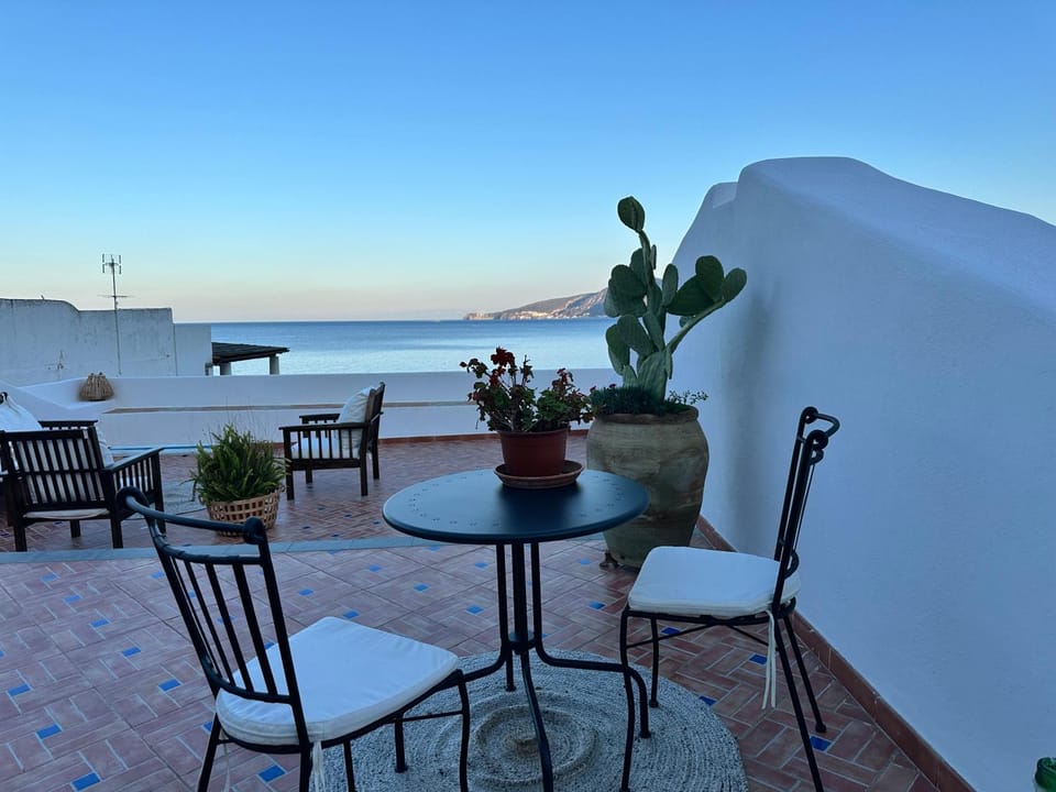 ANTICA DIMORA Santa Marina Salina Bed and Breakfast in Sicily