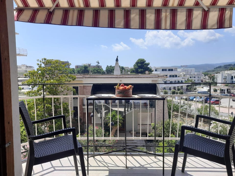 Property building, Day, View (from property/room), Balcony/Terrace, City view