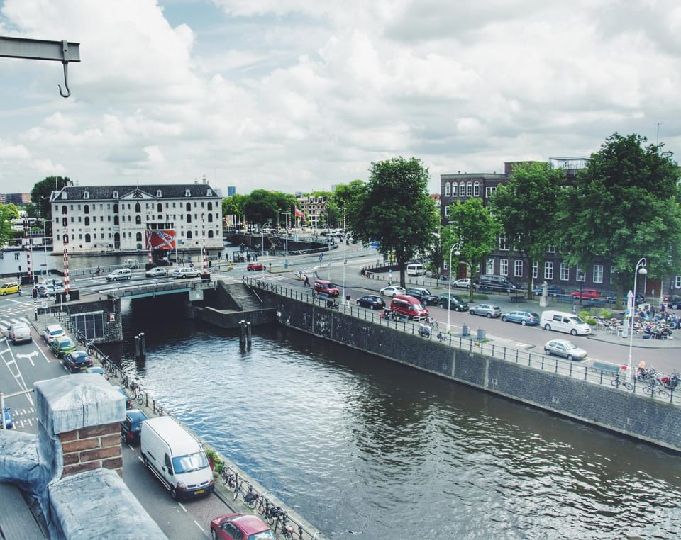 Neighbourhood, River view