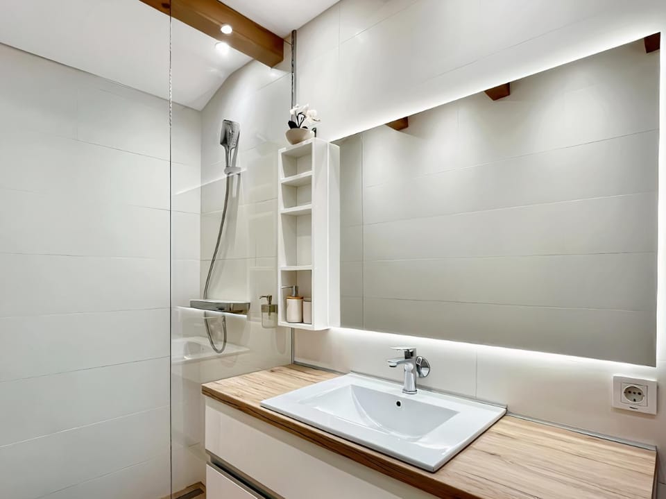 Shower, Bathroom