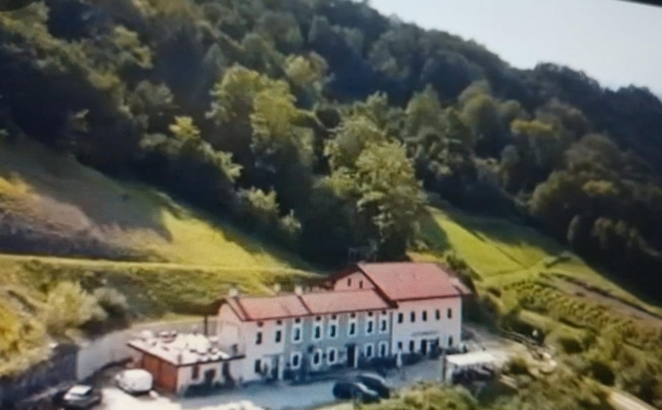 Property building, Restaurant/places to eat, Day, Natural landscape, Bird's eye view, Landmark view, Breakfast
