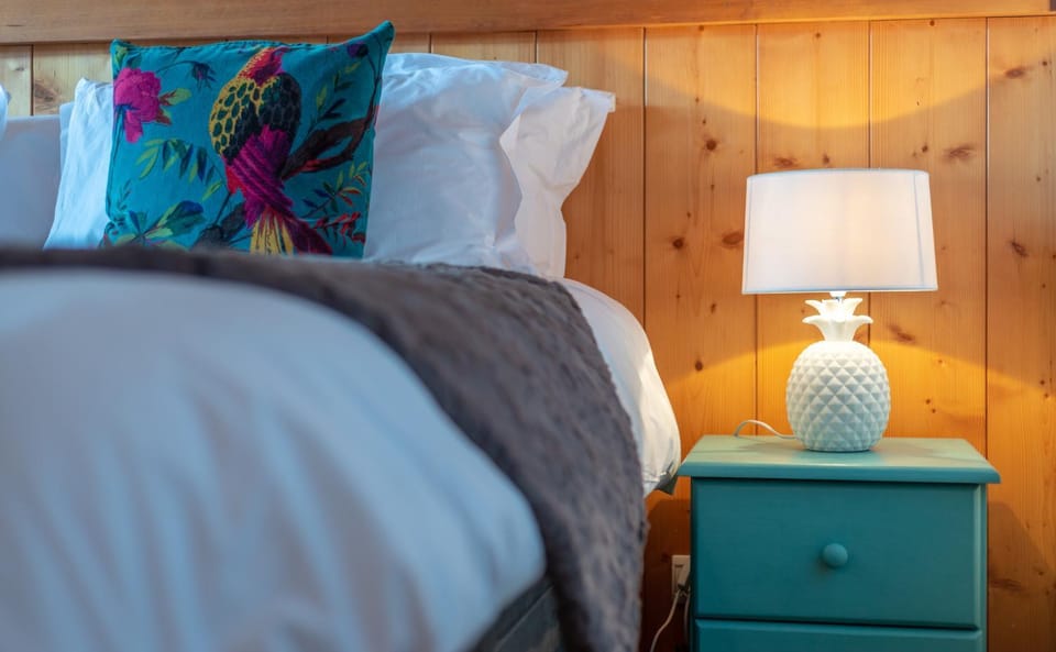 Ski School, Skiing, Decorative detail, Bedroom