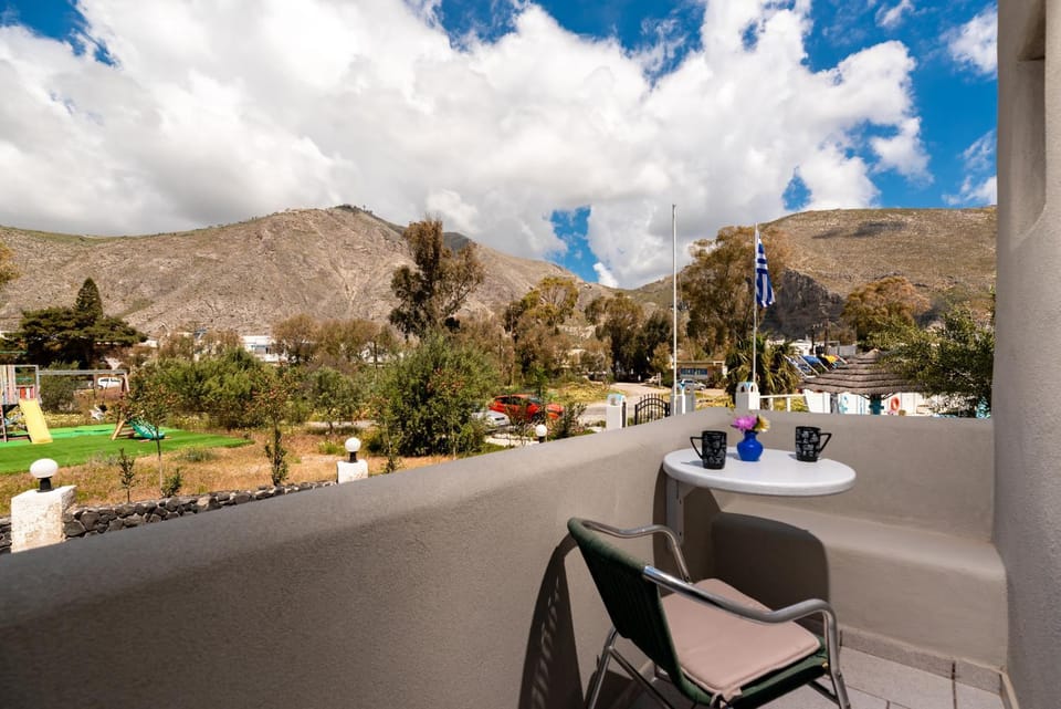 Balcony/Terrace, Mountain view