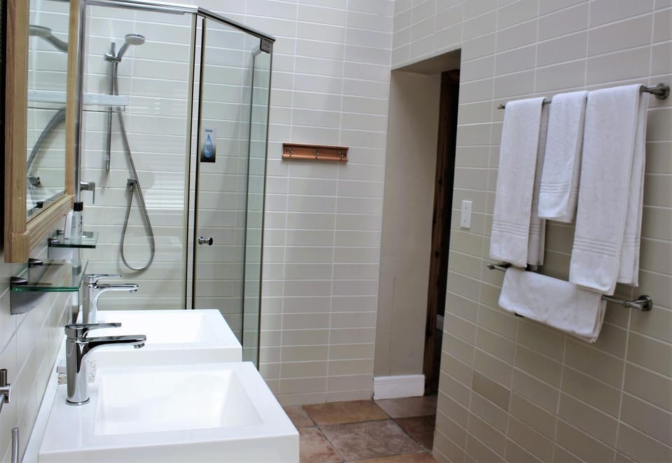 Shower, Bathroom, Bath, towels