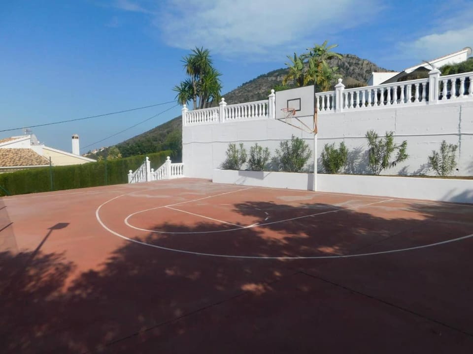 TESS Villa Fleury Villa in Alhaurín de la Torre