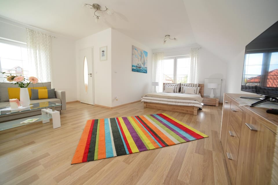 Living room, Photo of the whole room, Seating area