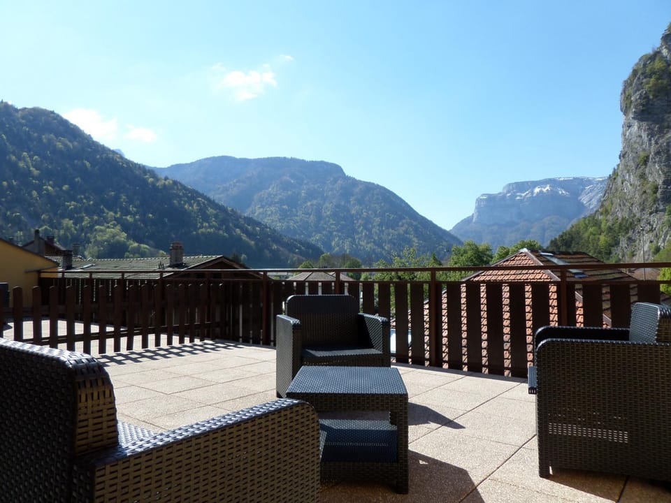 Balcony/Terrace, Mountain view