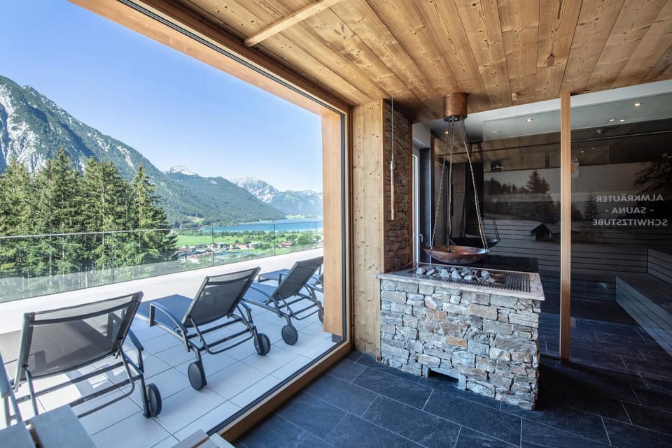 Sauna, Balcony/Terrace, Spa and wellness centre/facilities, Lake view, Mountain view