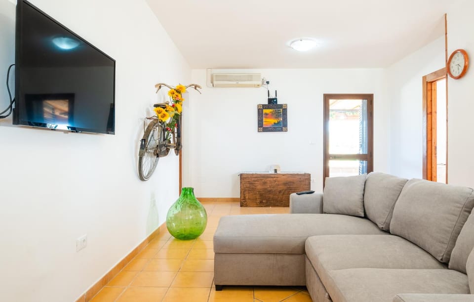 TV and multimedia, Living room, air conditioner