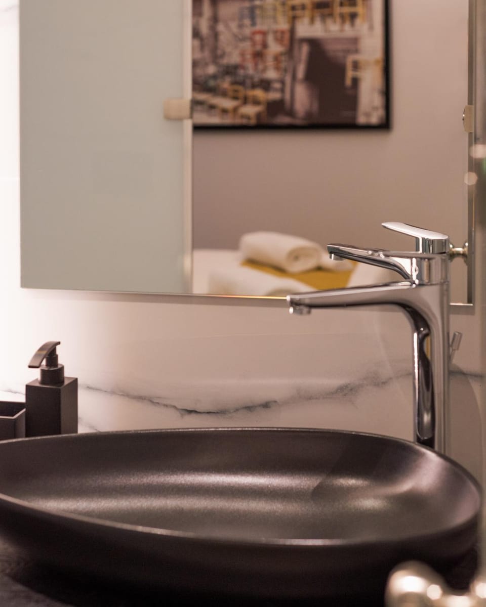 Bathroom, Decorative detail