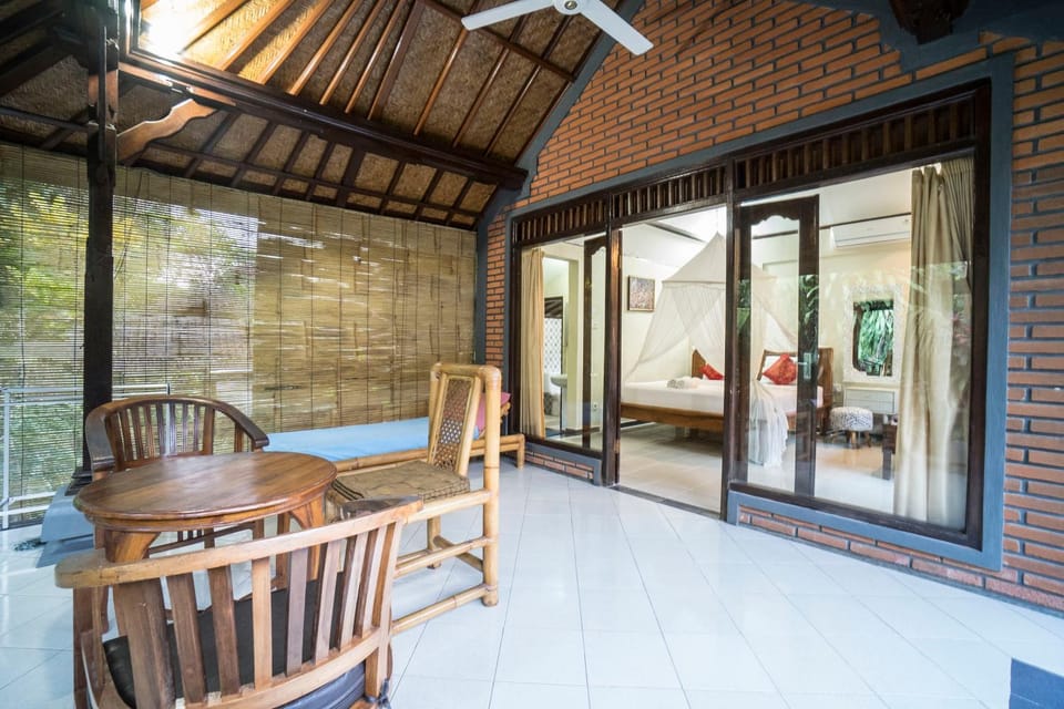 Patio, Facade/entrance, Balcony/Terrace
