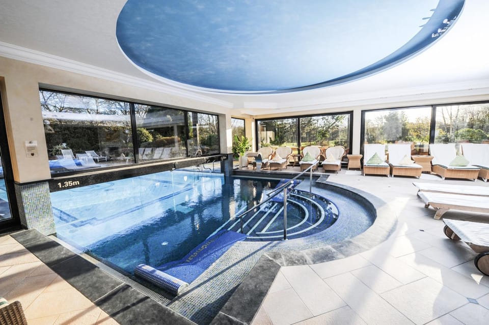 Massage, Sauna, Steam room, Lounge or bar, Spa and wellness centre/facilities, Swimming pool