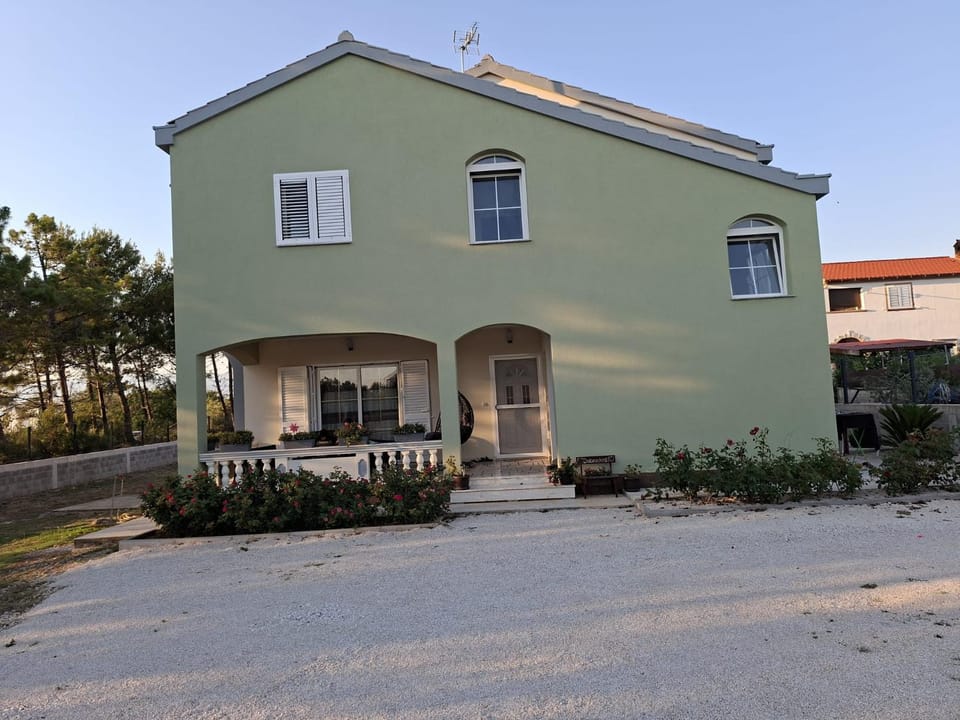 Apartments VRSI 4494 Apartment in Zadar County