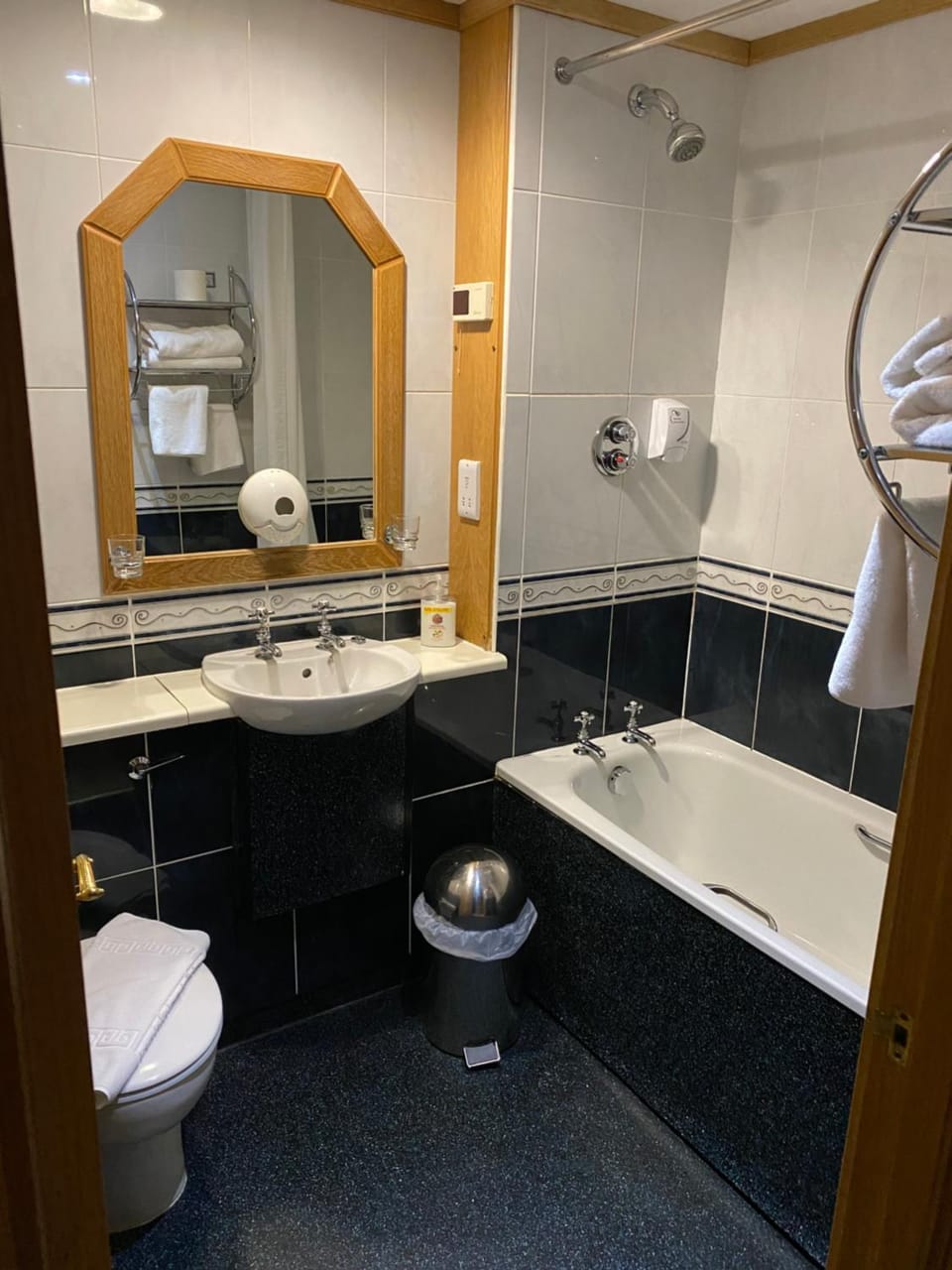 Shower, Bathroom, Area and facilities, Bath