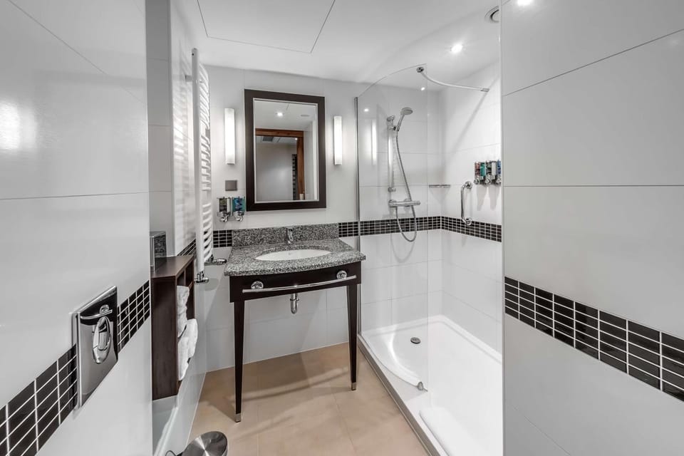 Shower, Toilet, Bathroom