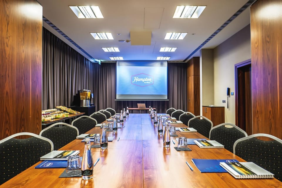 Meeting/conference room