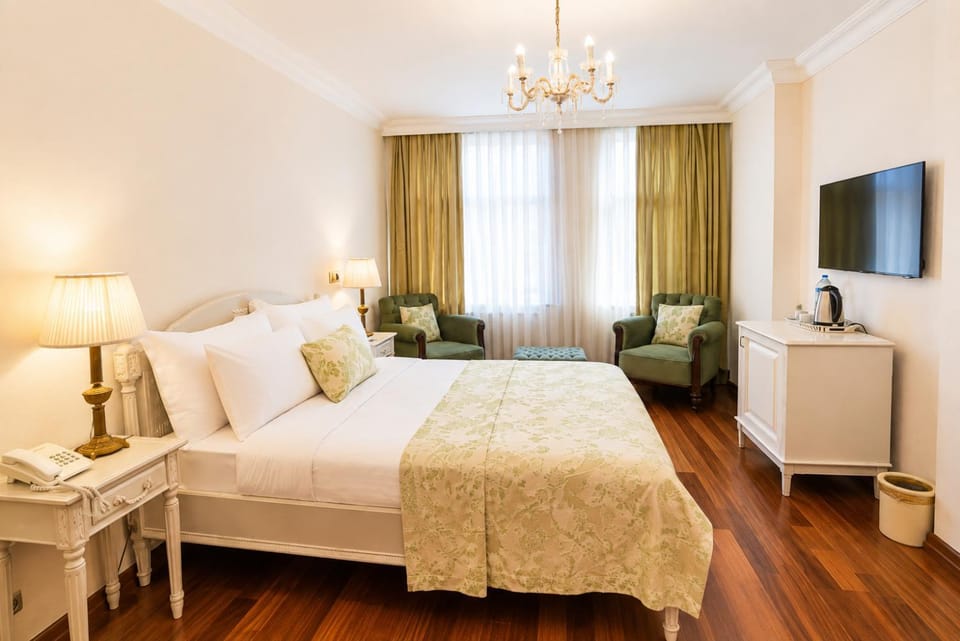 Living room, Photo of the whole room, Seating area