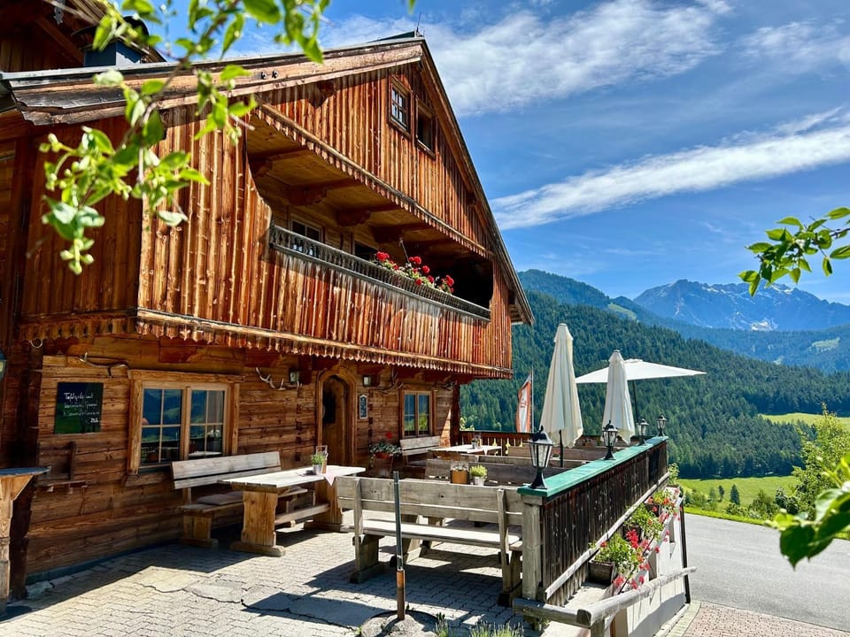 Property building, Balcony/Terrace, Mountain view