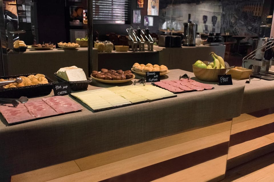Breakfast, Continental breakfast, Buffet breakfast