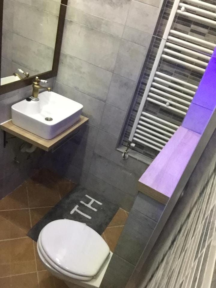 Toilet, Bathroom