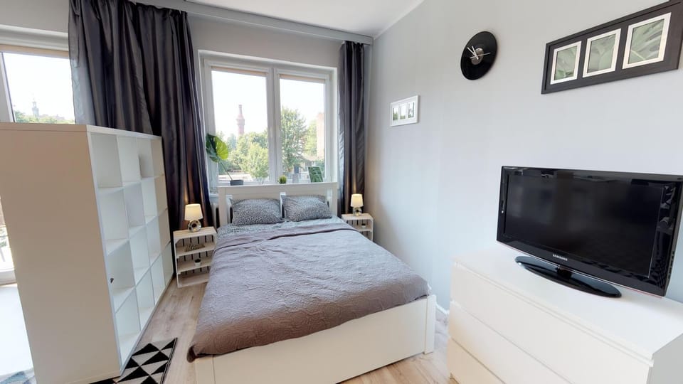 Bed, TV and multimedia