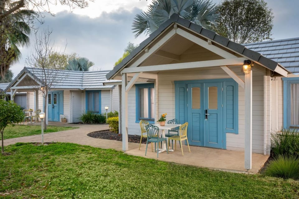 Property building, Garden, Garden view