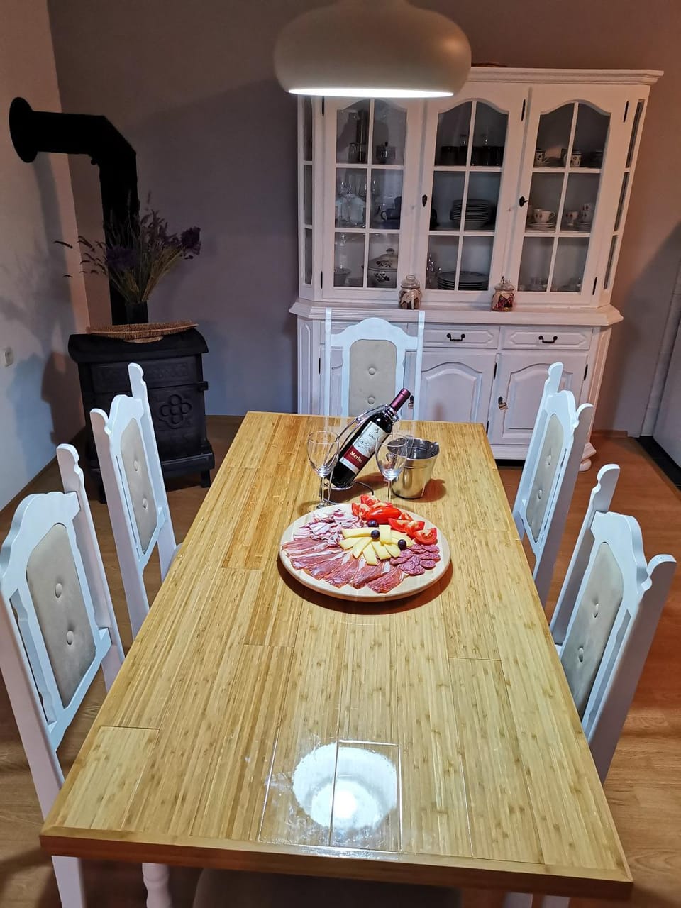 Decorative detail, Dining area